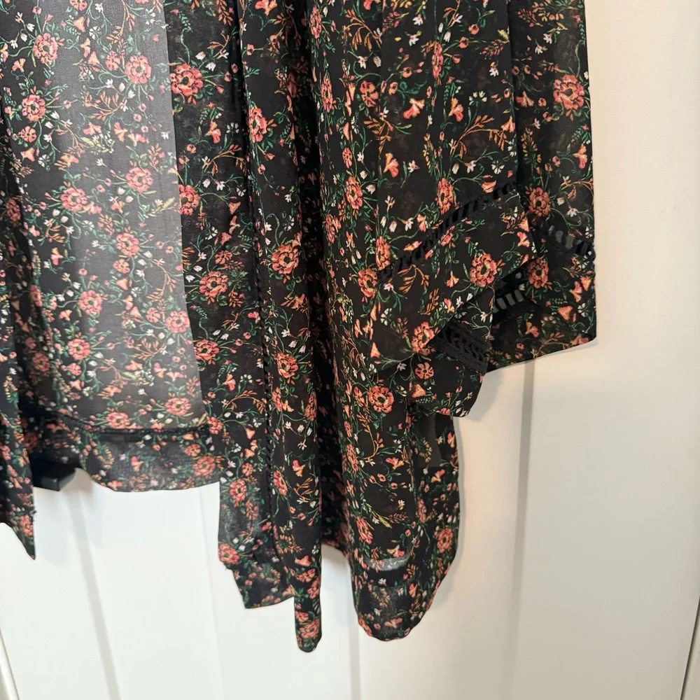 Floral Sheer Kimono Cardigan size M/L - Picture 3 of 5